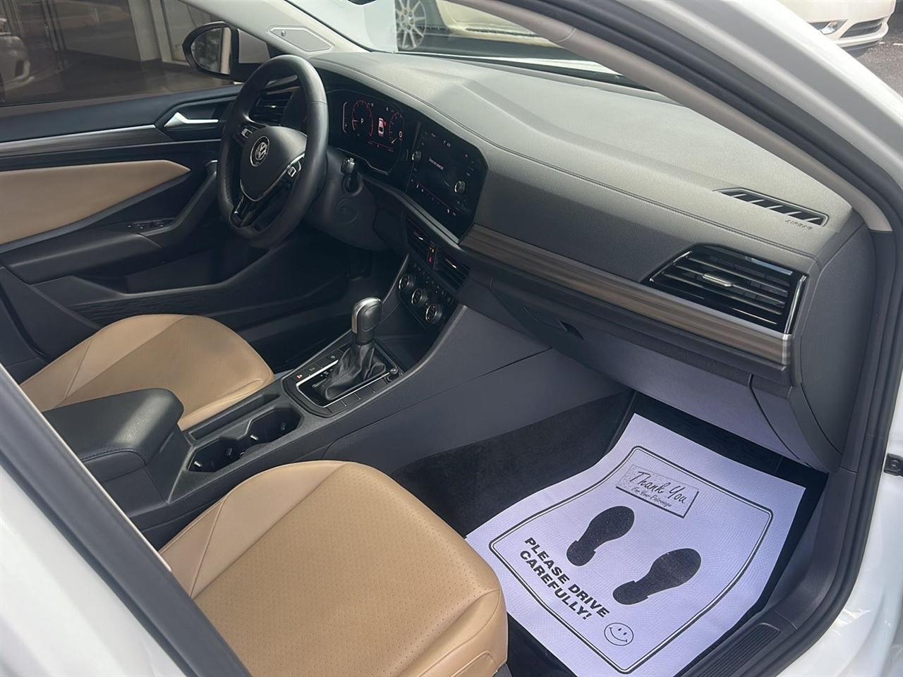 Volkswagen Jetta 1.4T SEL 8A 2020