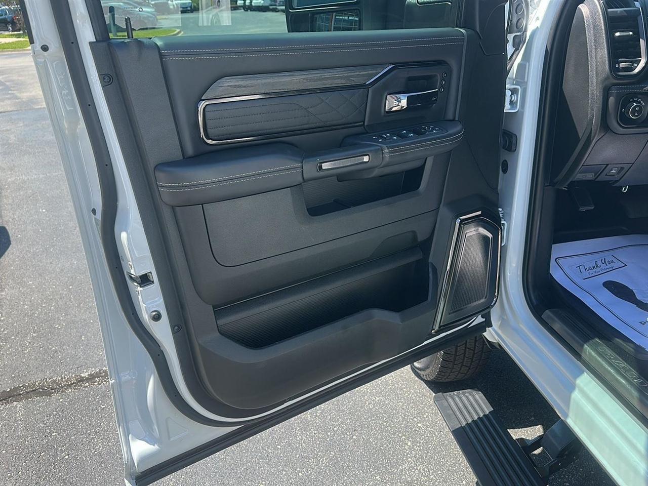RAM 3500 Limited Mega Cab 4WD DRW 2026