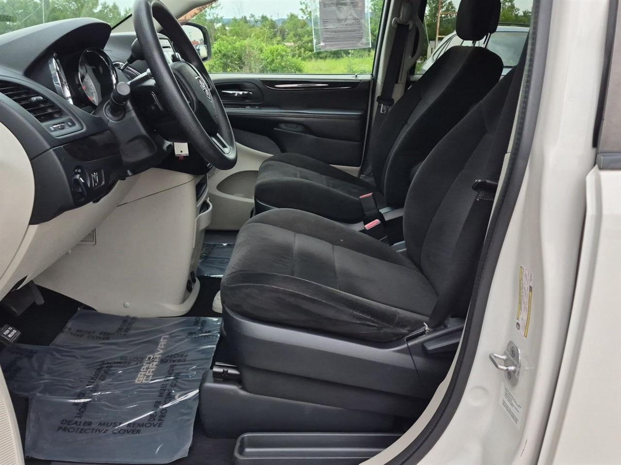 Dodge Grand Caravan SE 2013