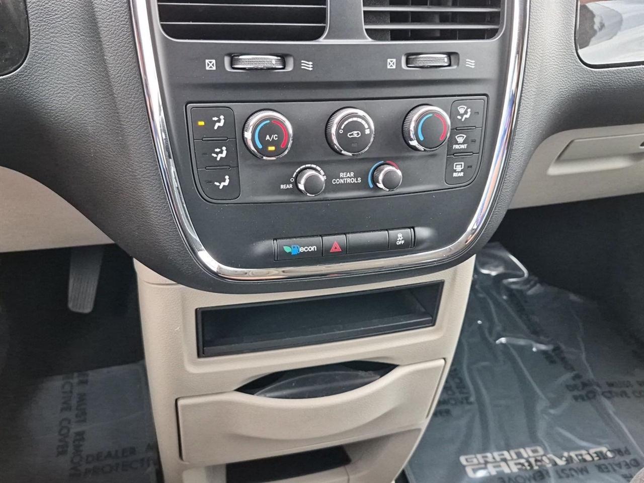 Dodge Grand Caravan SE 2013
