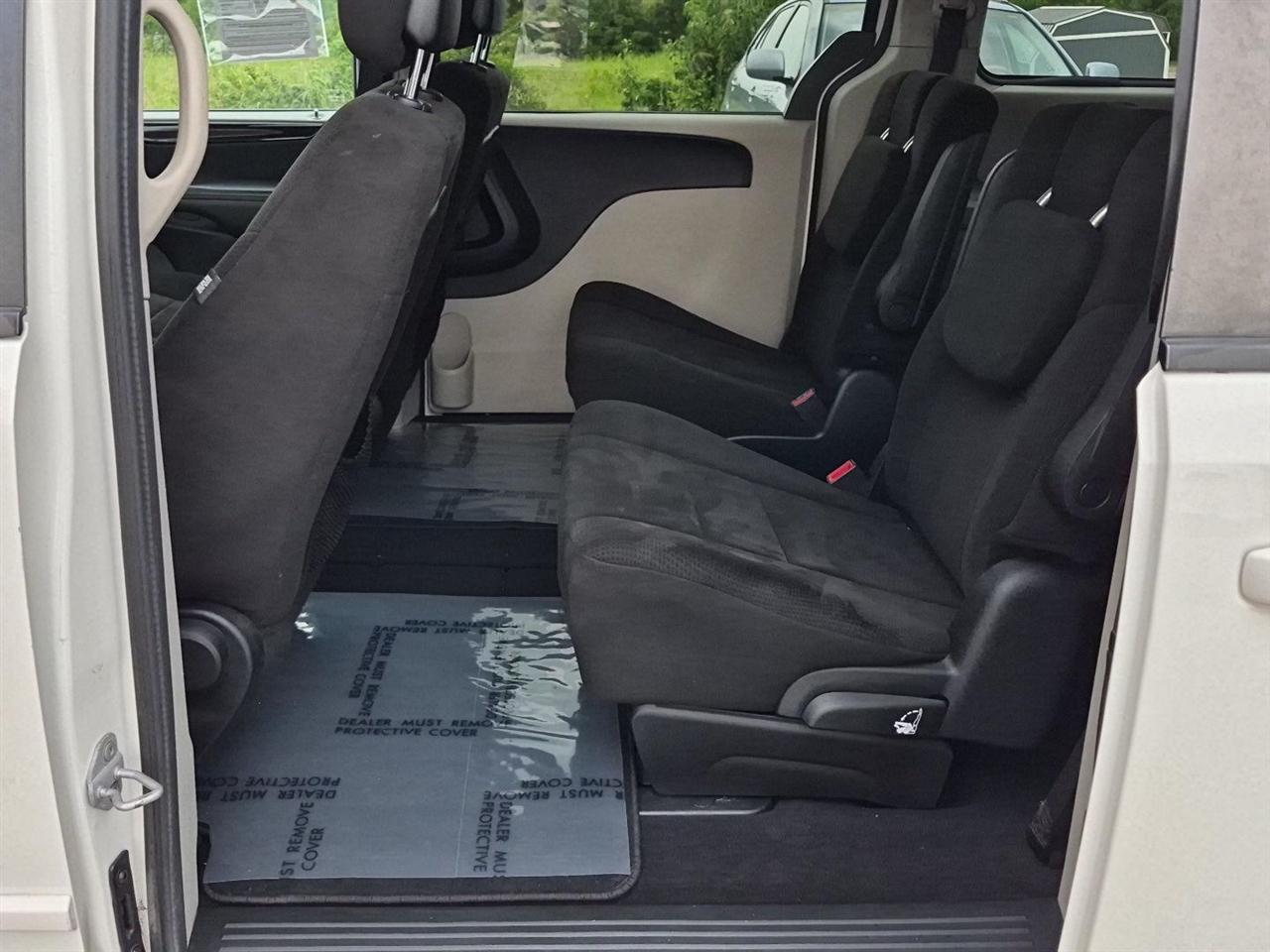 Dodge Grand Caravan SE 2013
