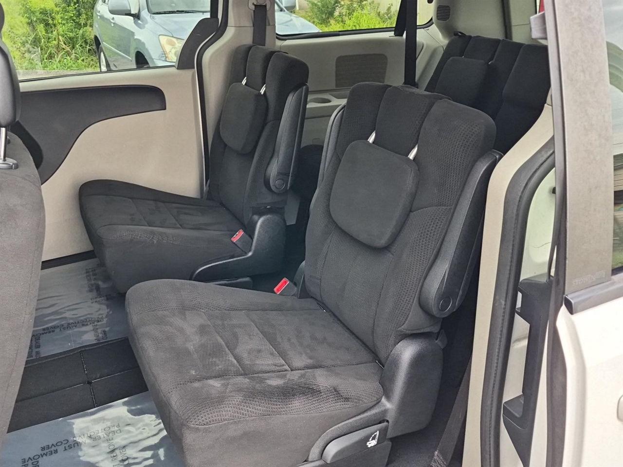 Dodge Grand Caravan SE 2013