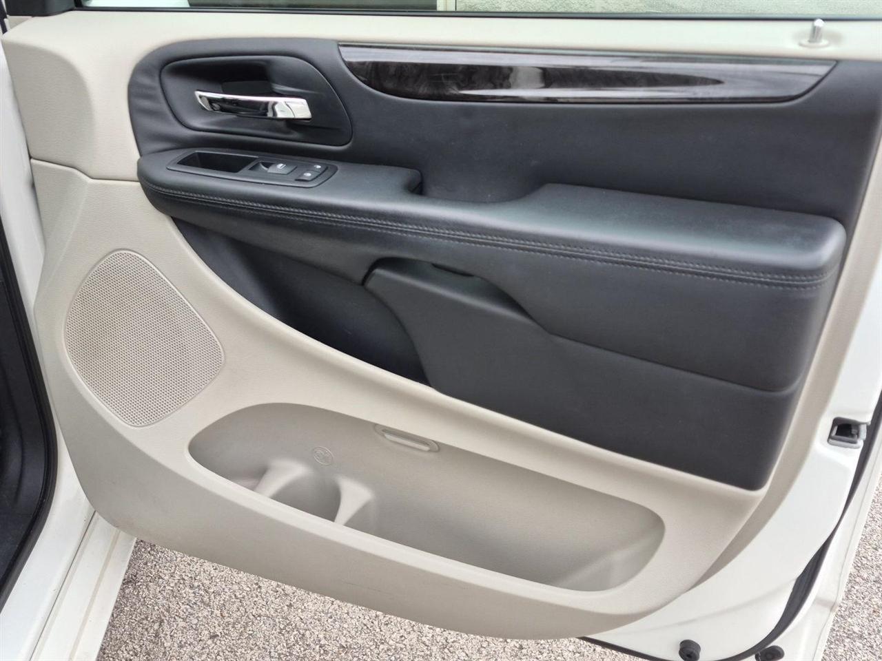 Dodge Grand Caravan SE 2013