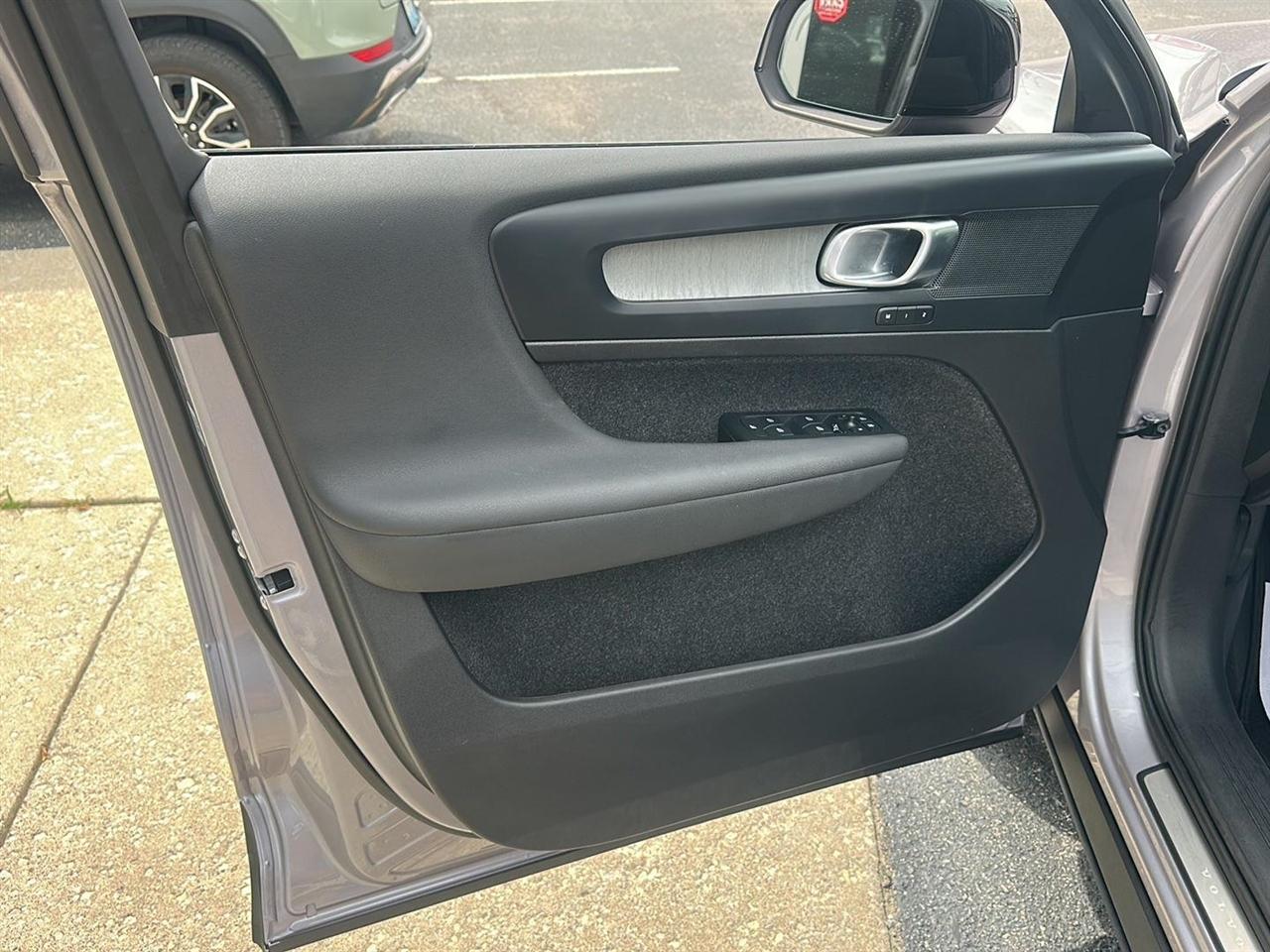 Volvo XC40 B5 Plus Dark AWD 2026