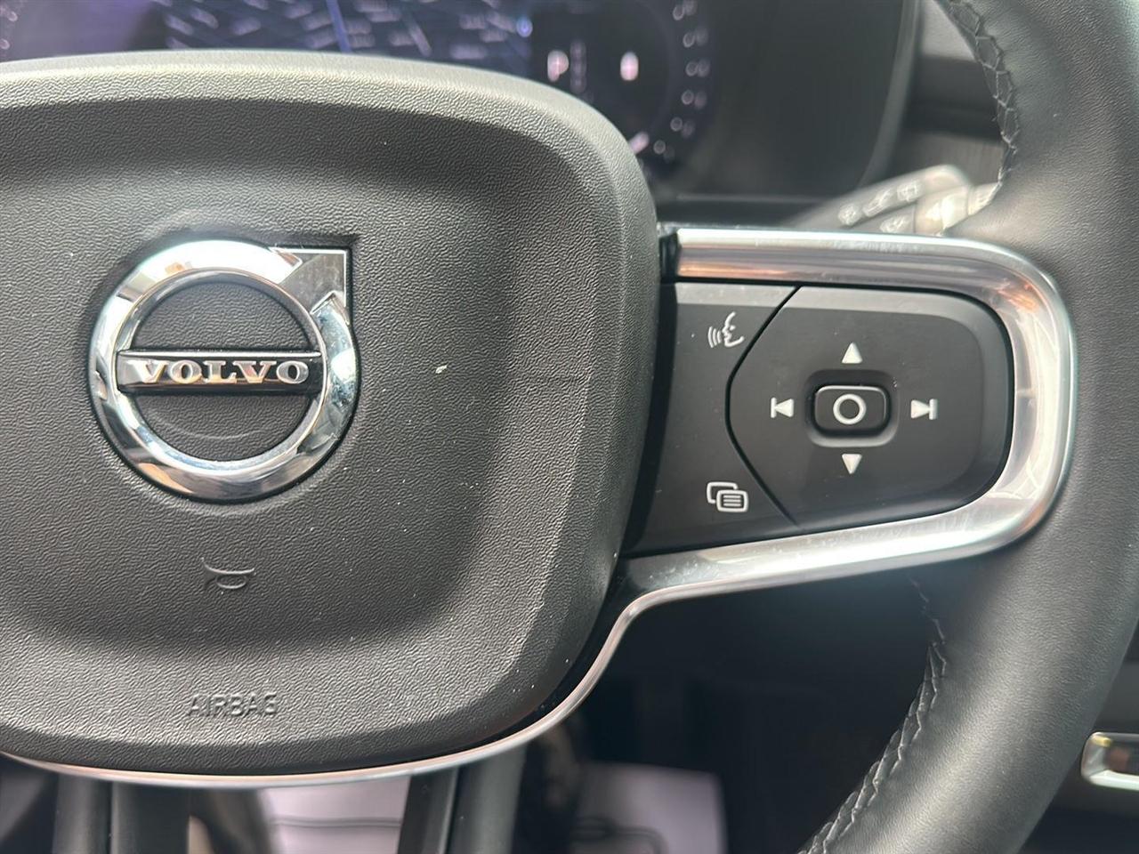 Volvo XC40 B5 Plus Dark AWD 2026