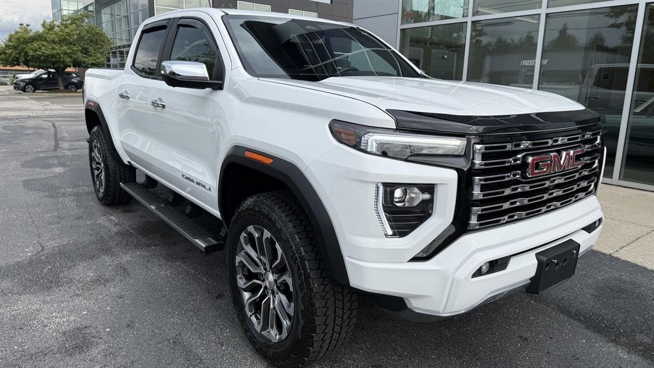 GMC Canyon Denali Crew Cab 4WD 2023