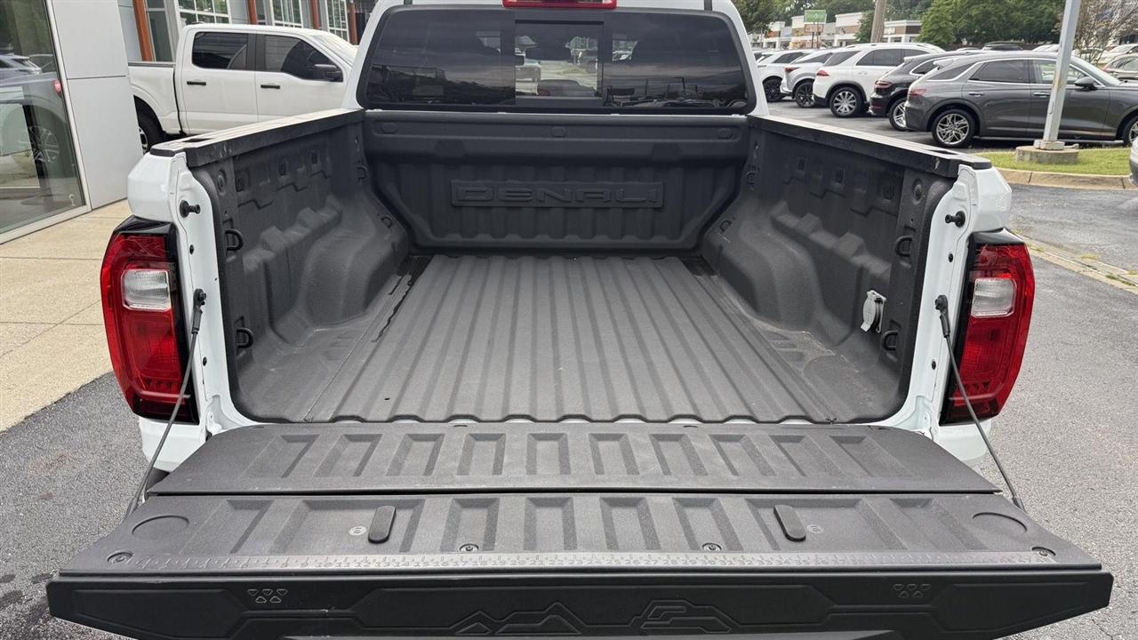 GMC Canyon Denali Crew Cab 4WD 2023