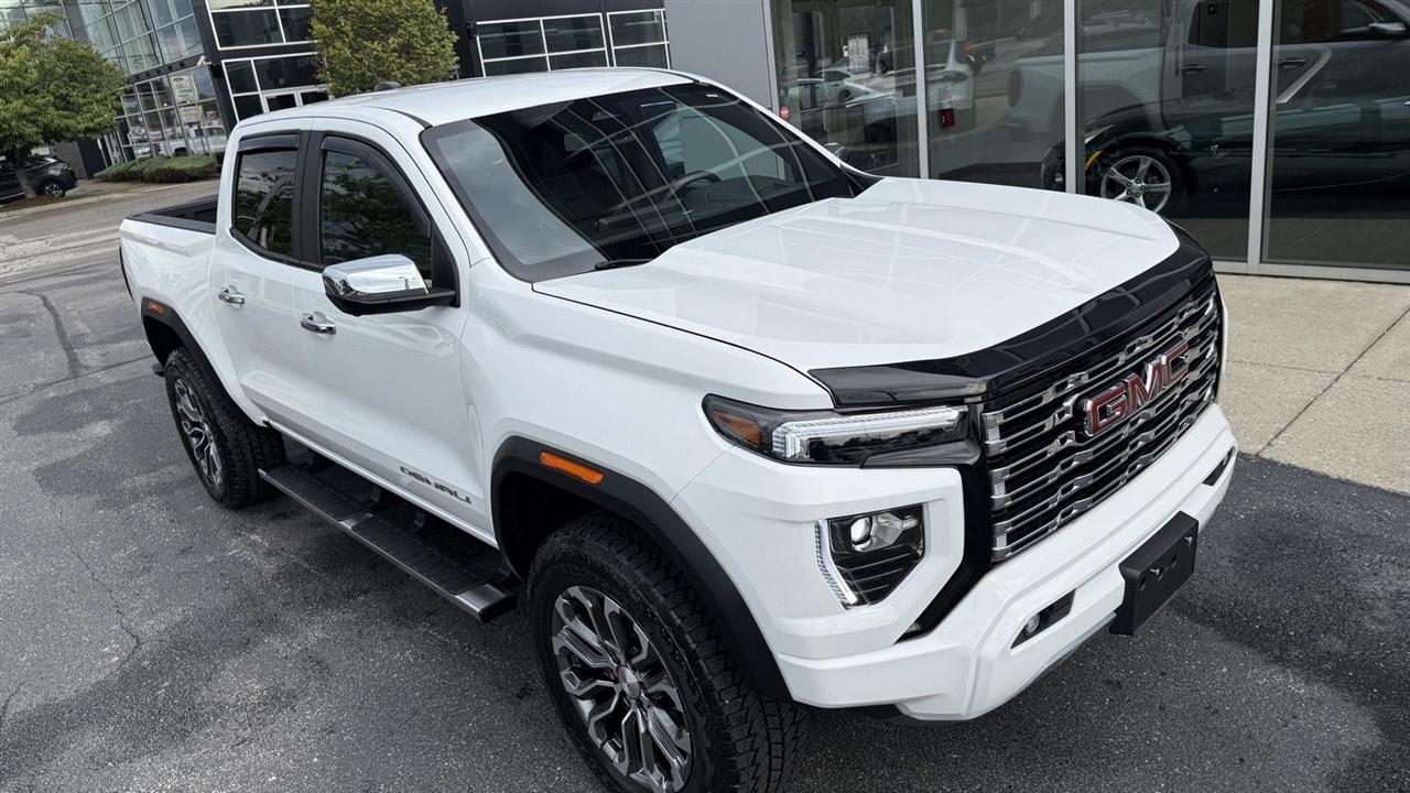 GMC Canyon Denali Crew Cab 4WD 2023