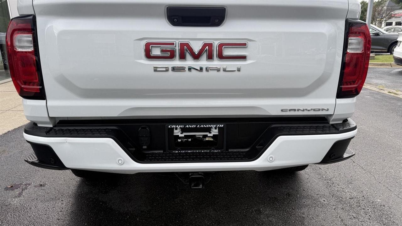 GMC Canyon Denali Crew Cab 4WD 2023