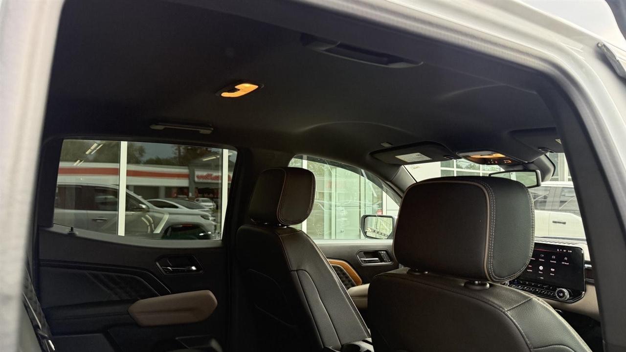 GMC Canyon Denali Crew Cab 4WD 2023