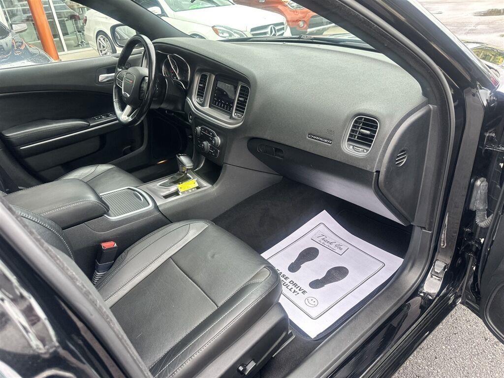 Dodge Charger SXT 2021