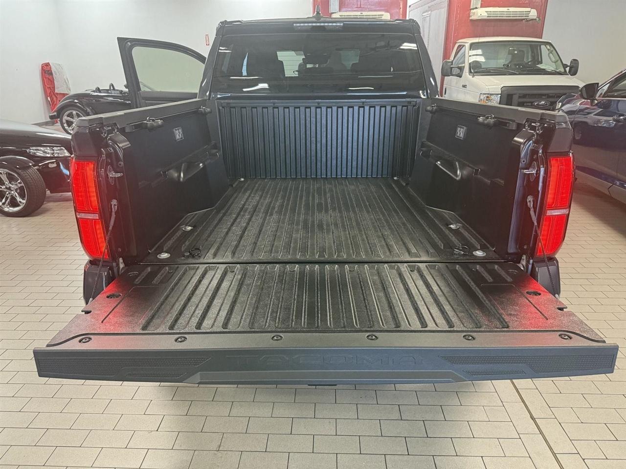 Toyota Tacoma TRD Sport Double Cab 4WD 2026