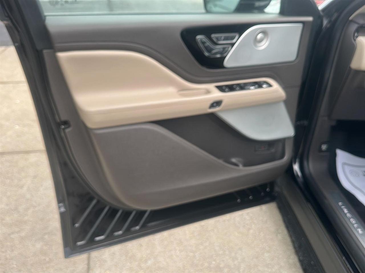 Lincoln Aviator Reserve AWD 2021