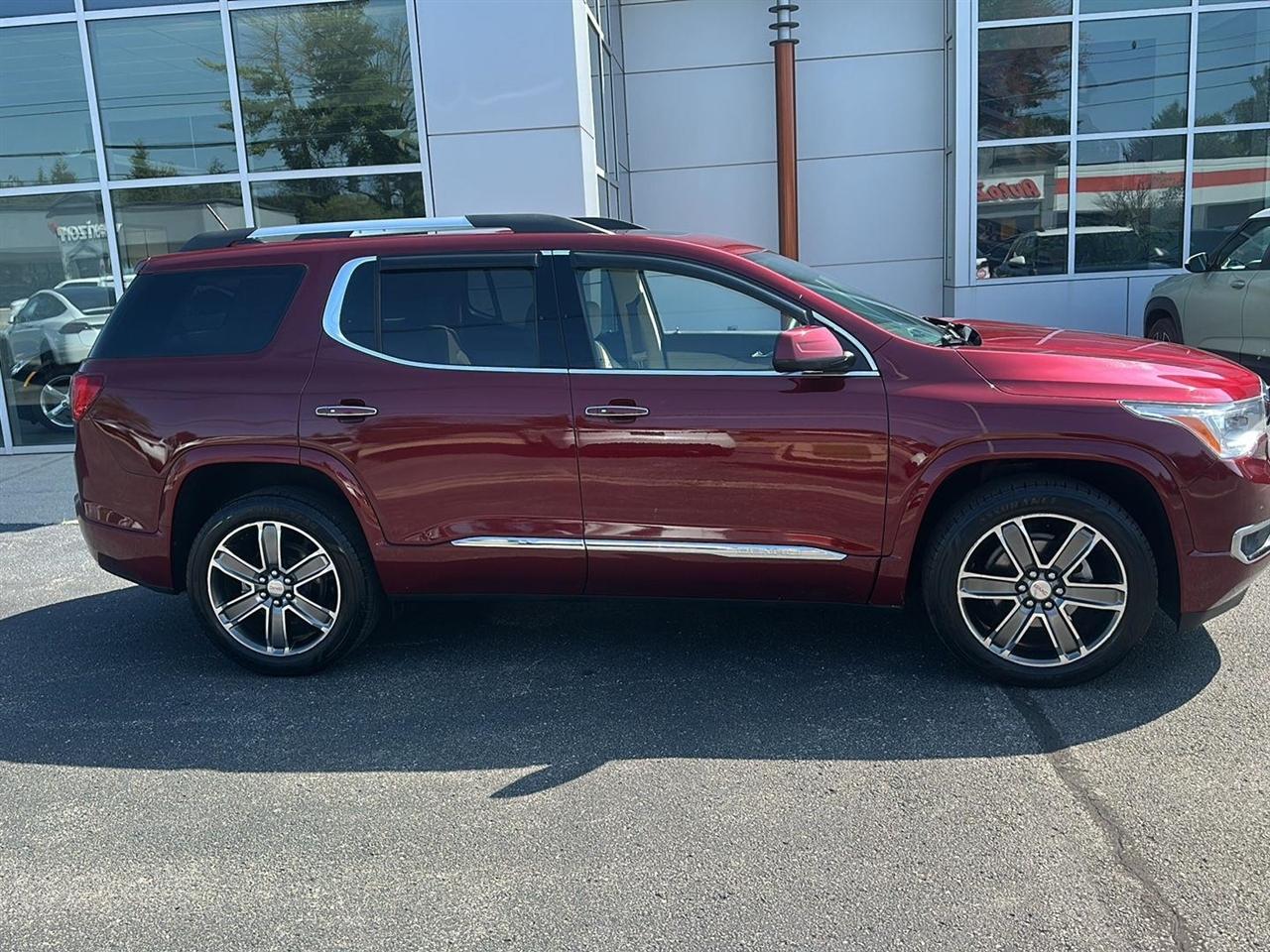 GMC Acadia Denali AWD 2017