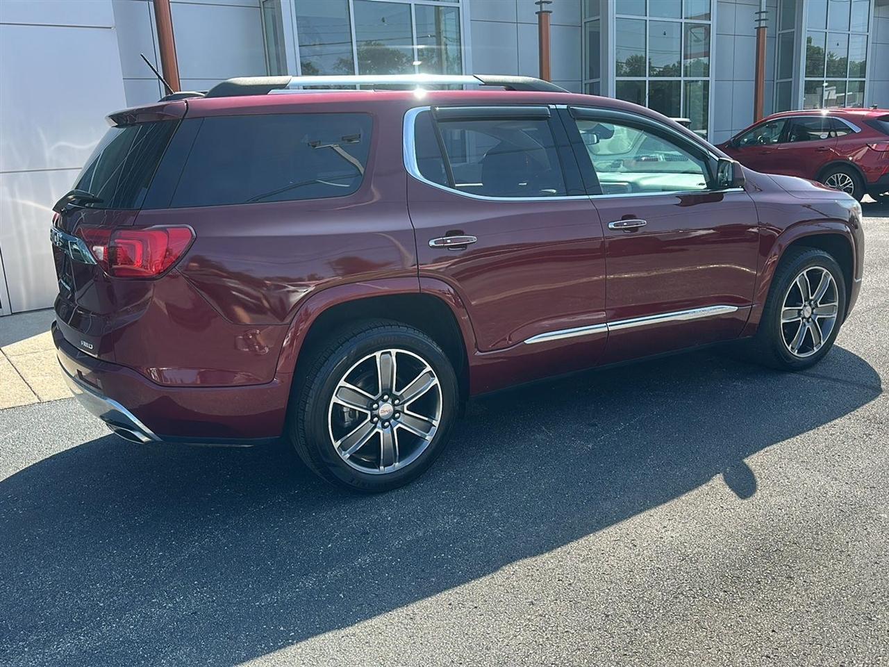GMC Acadia Denali AWD 2017