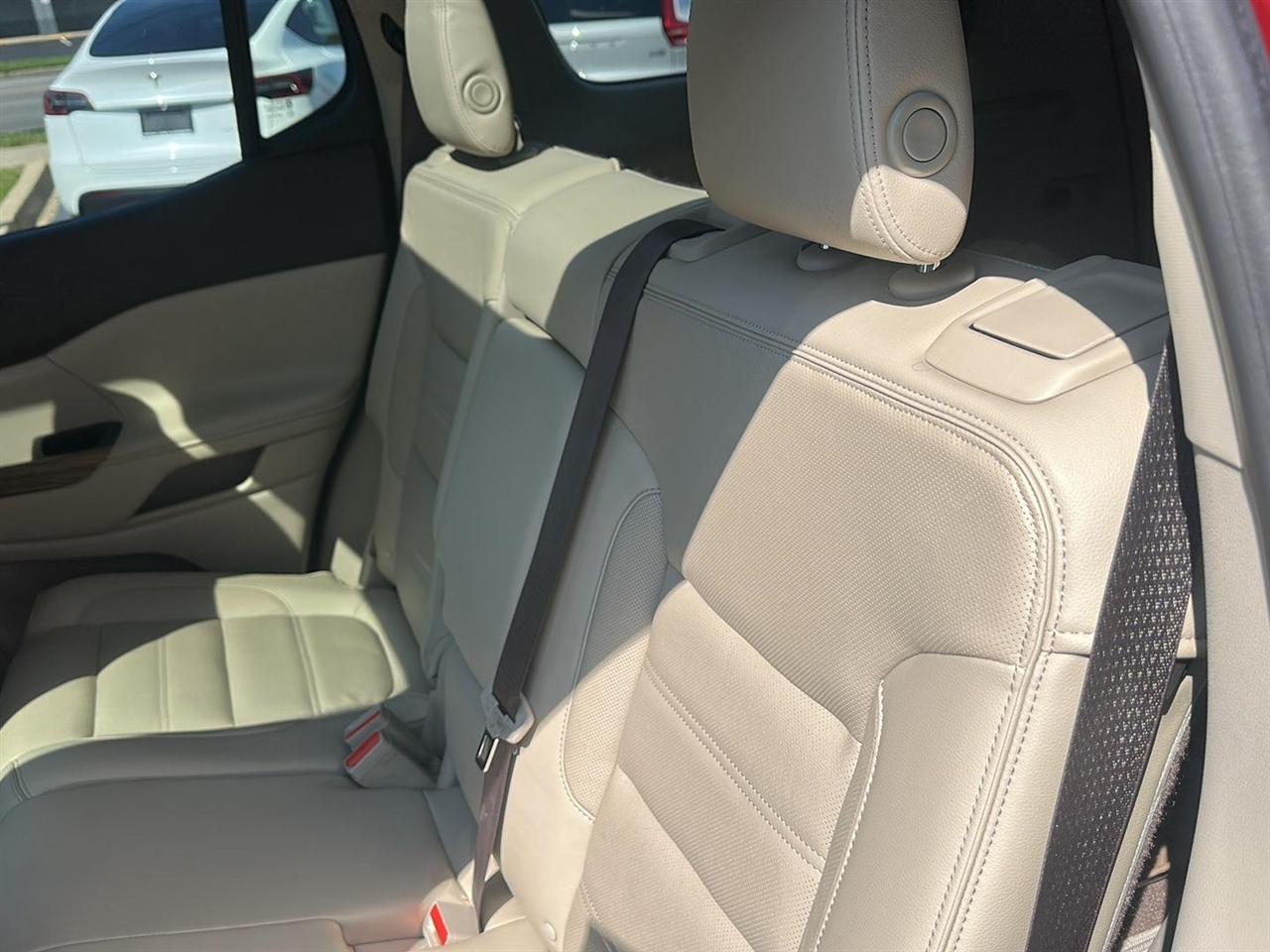 GMC Acadia Denali AWD 2017