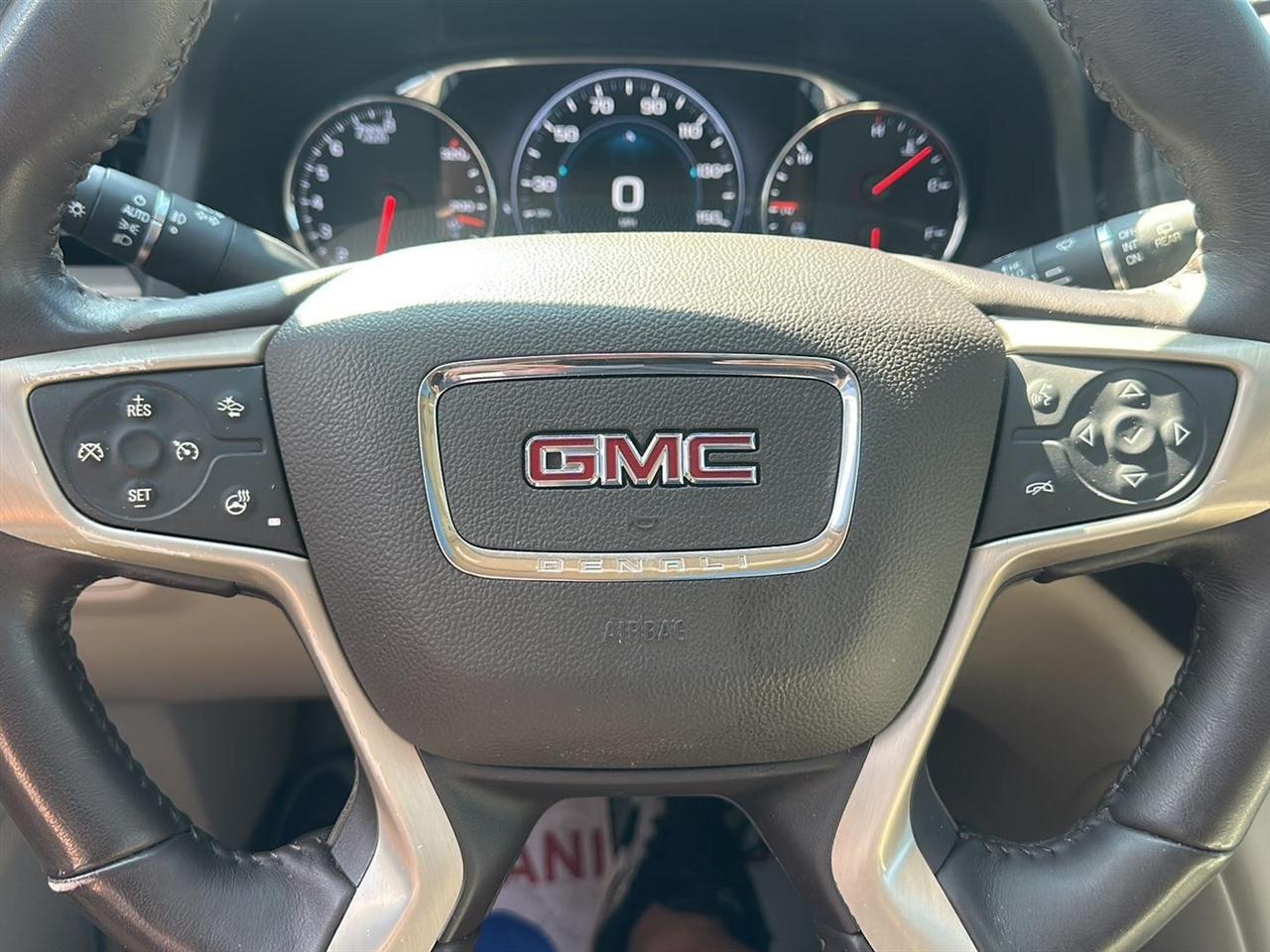 GMC Acadia Denali AWD 2017