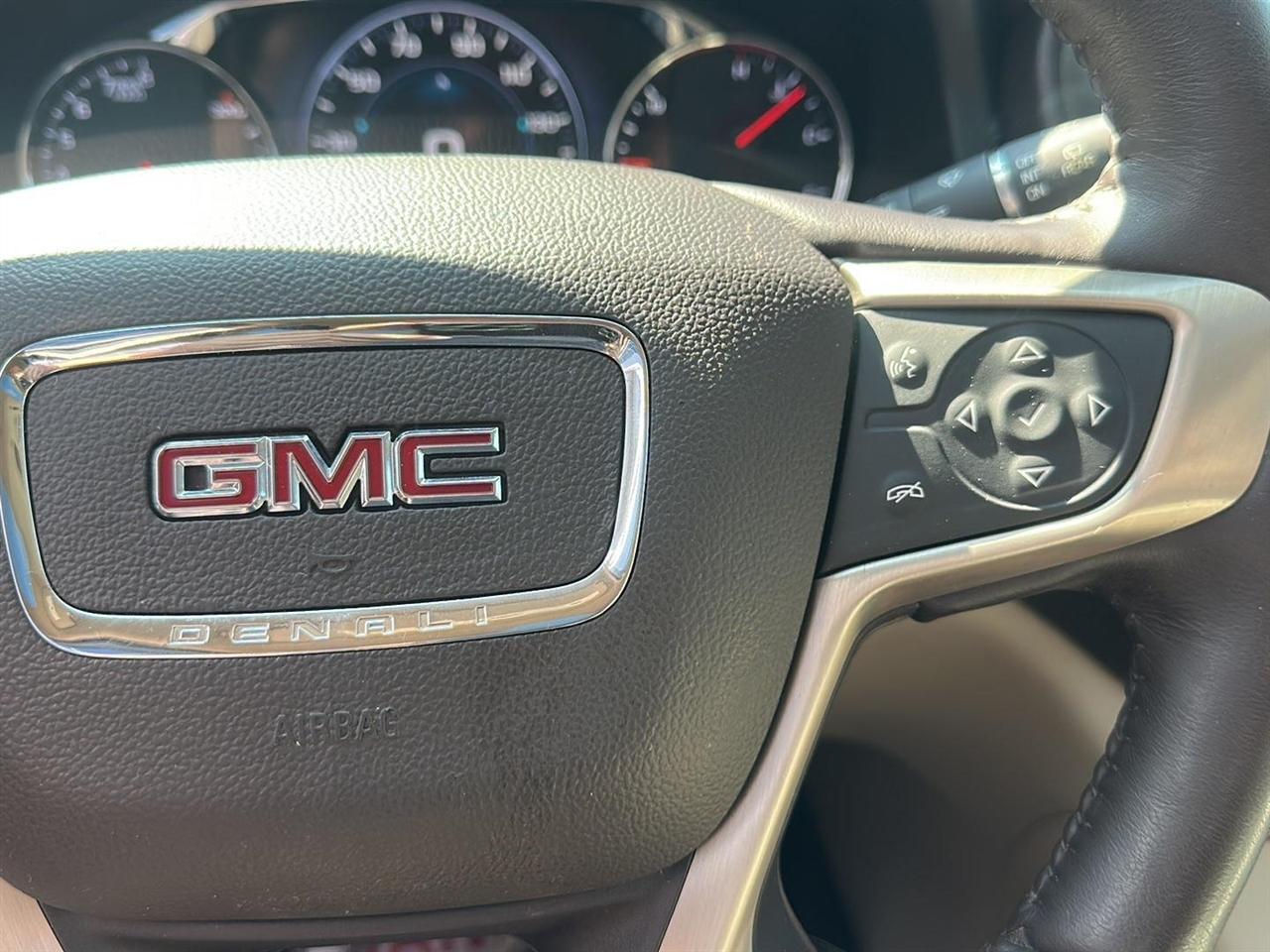GMC Acadia Denali AWD 2017
