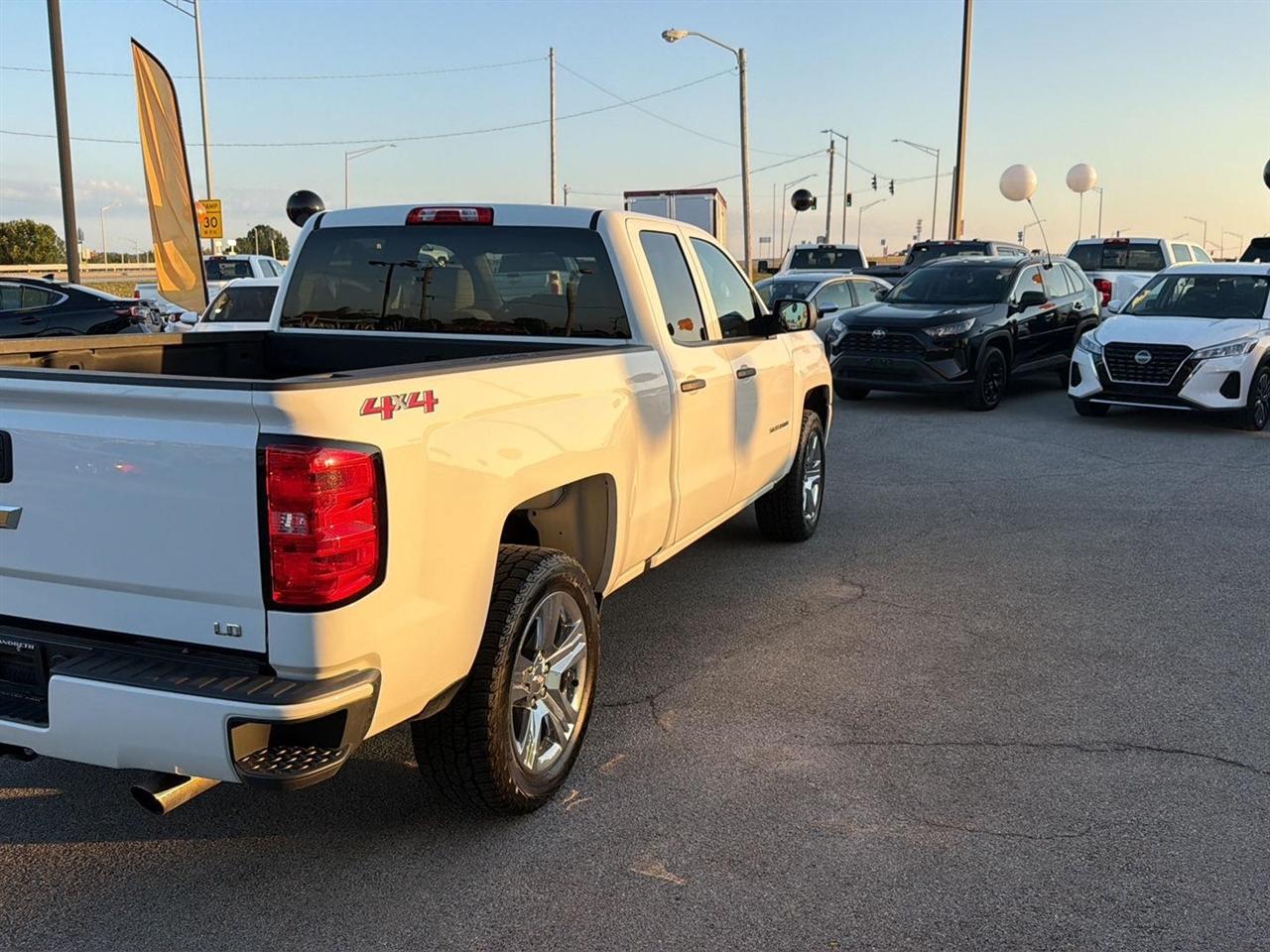 Chevrolet Silverado 1500 Custom Double Cab 4WD 2019