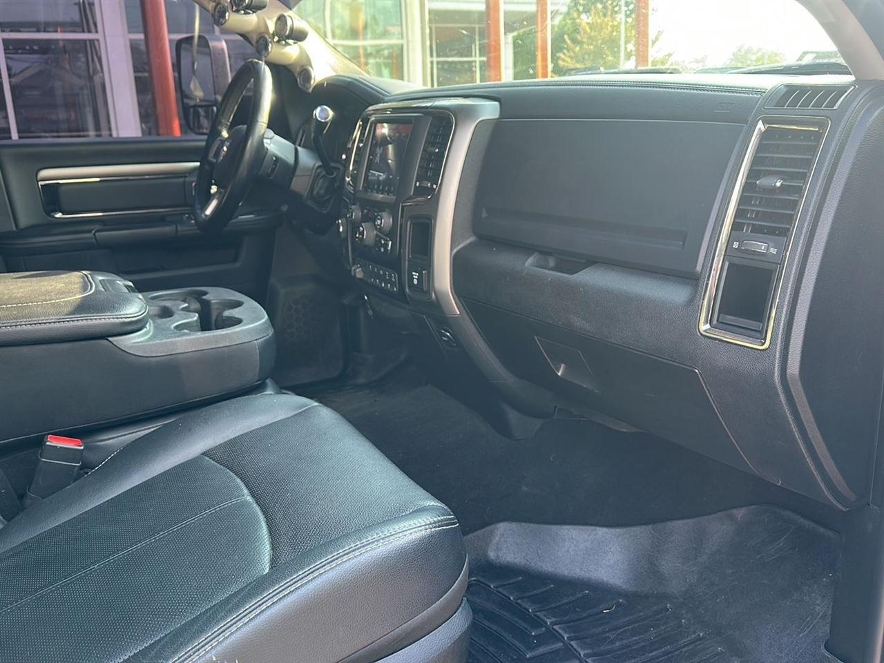 RAM 3500 Laramie Crew Cab LWB 4WD 2018