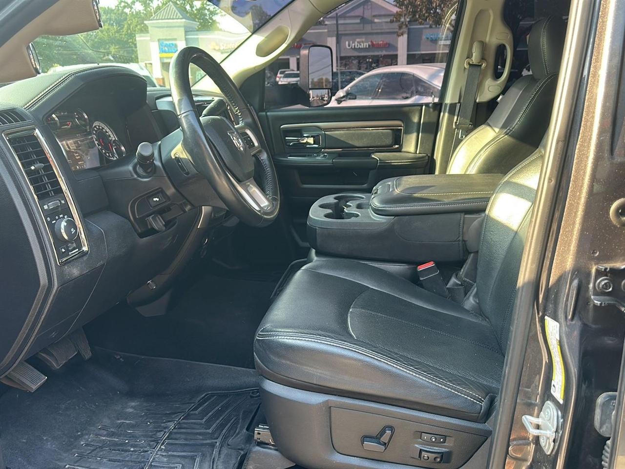RAM 3500 Laramie Crew Cab LWB 4WD 2018