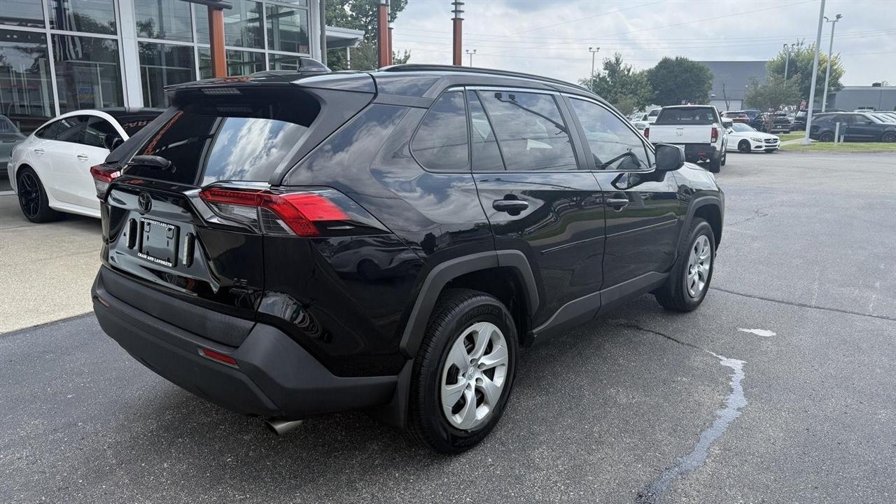 Toyota RAV4 LE AWD 2019
