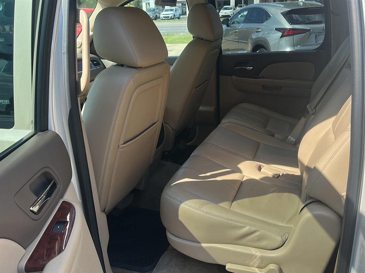 GMC Yukon XL SLT 1/2 Ton 2WD 2013