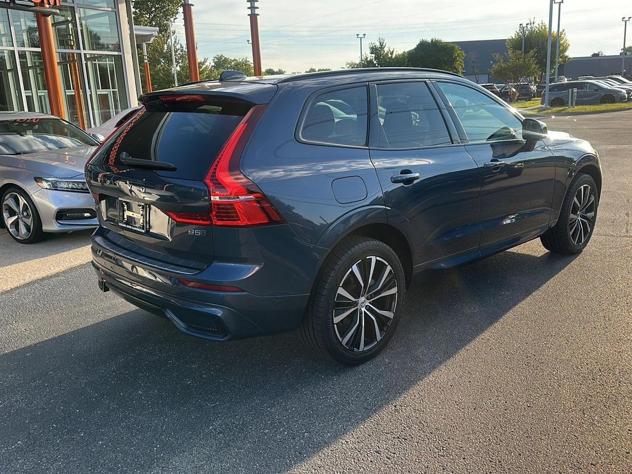 Volvo XC60 B5 Plus Dark AWD 2024