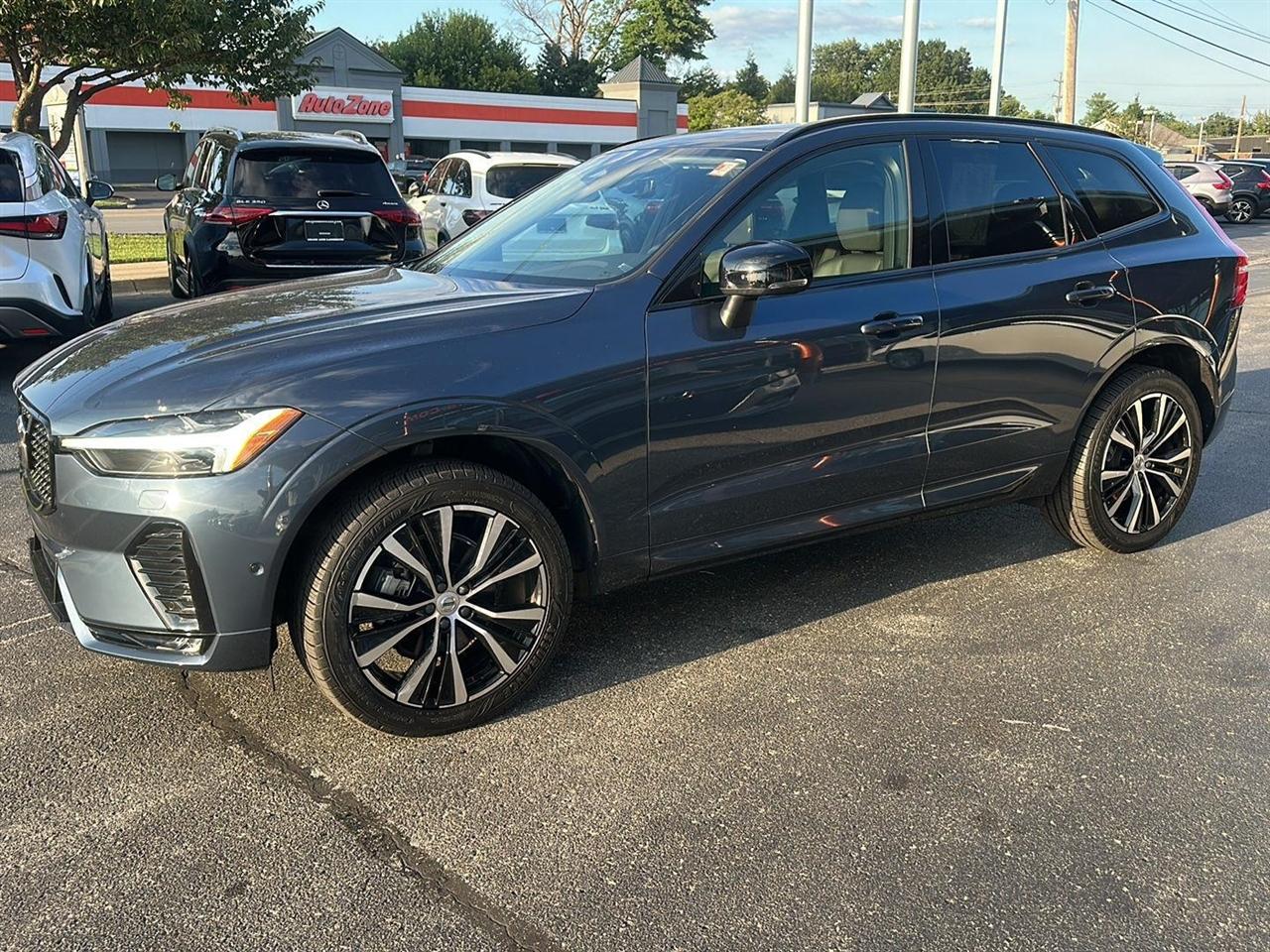 Volvo XC60 B5 Plus Dark AWD 2024