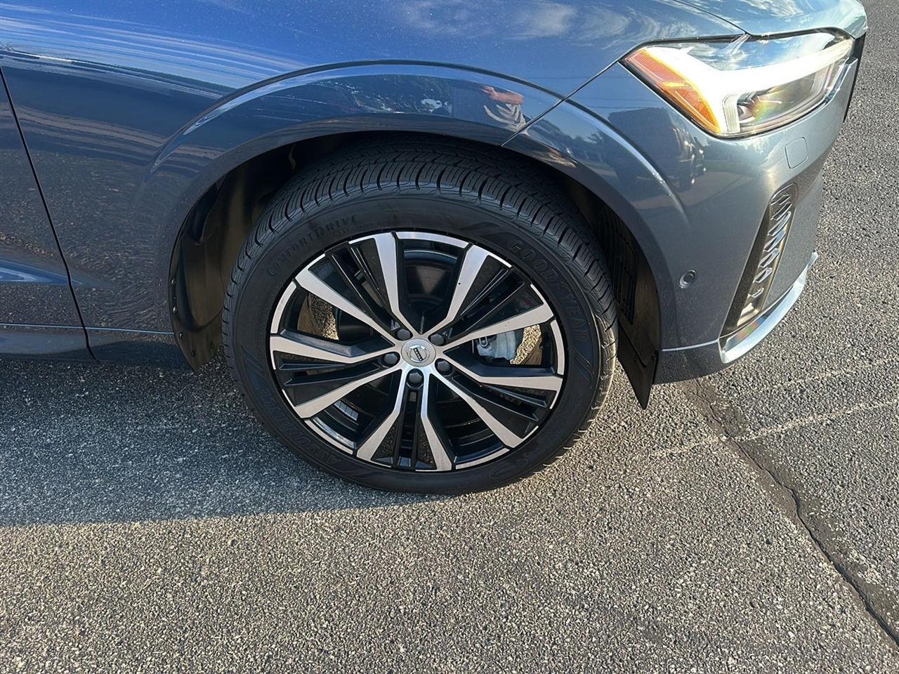 Volvo XC60 B5 Plus Dark AWD 2024