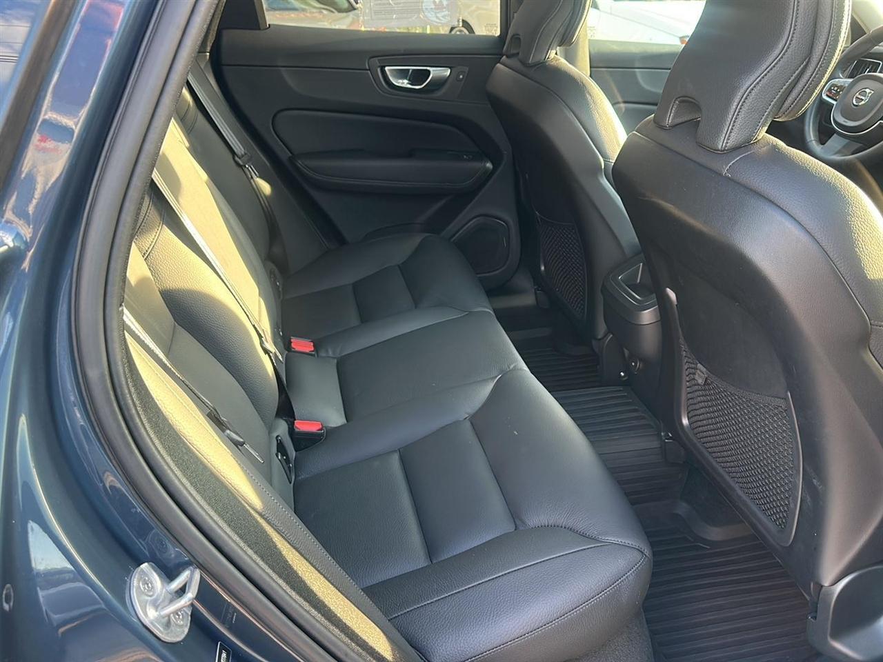 Volvo XC60 B5 Plus Dark AWD 2024