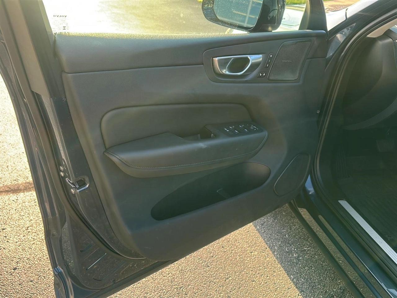 Volvo XC60 B5 Plus Dark AWD 2024