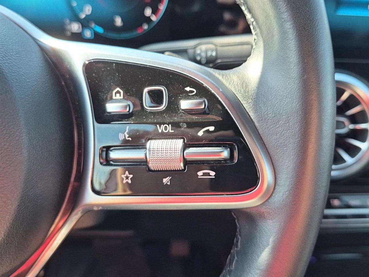 Mercedes-Benz GLA-Class GLA250 2023