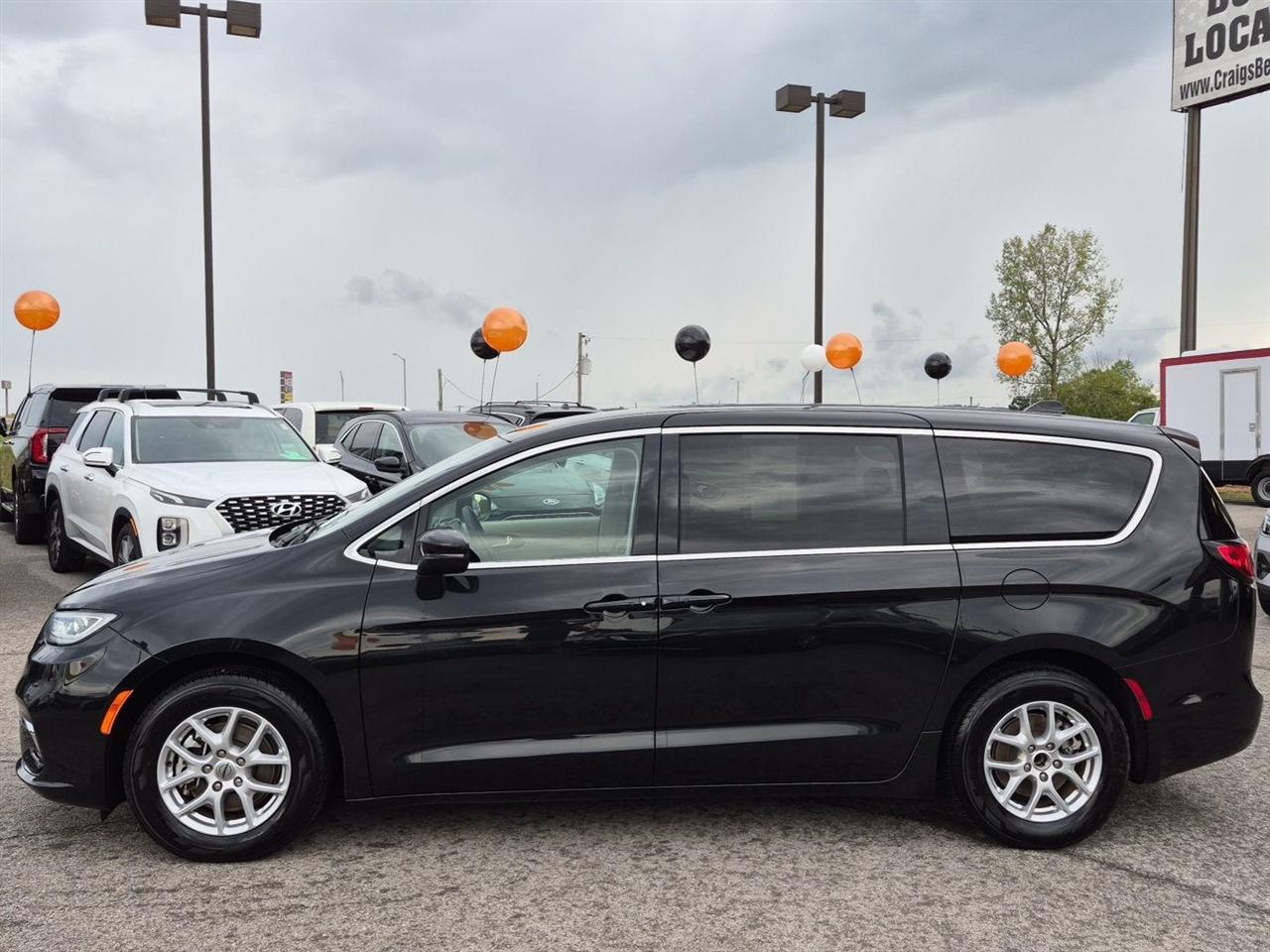 Chrysler Pacifica Touring L 2023