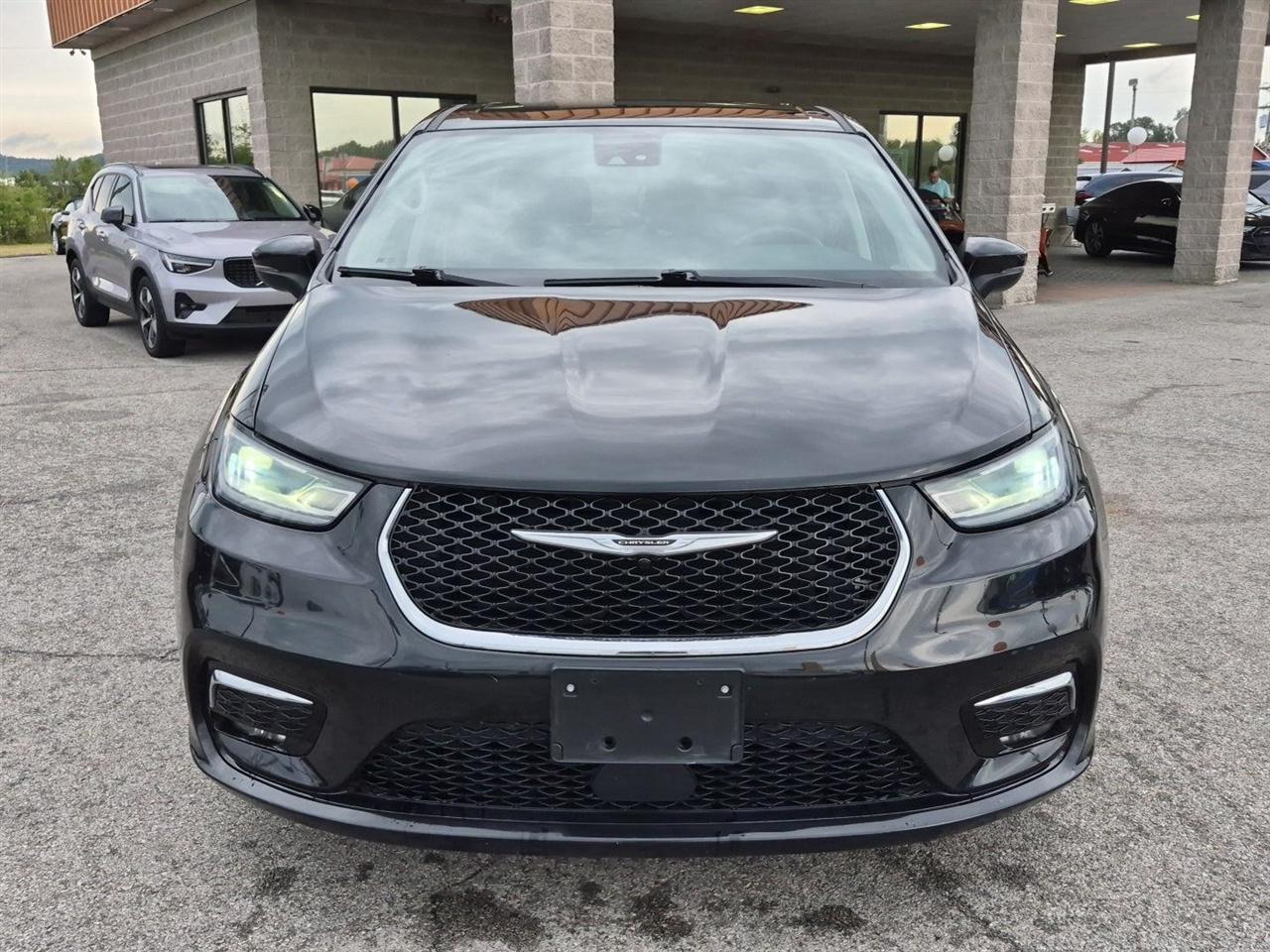 Chrysler Pacifica Touring L 2023