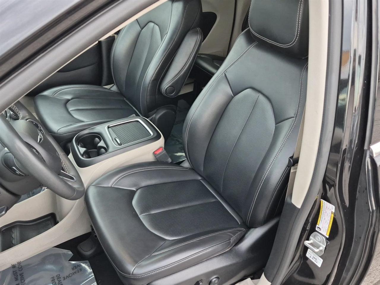Chrysler Pacifica Touring L 2023