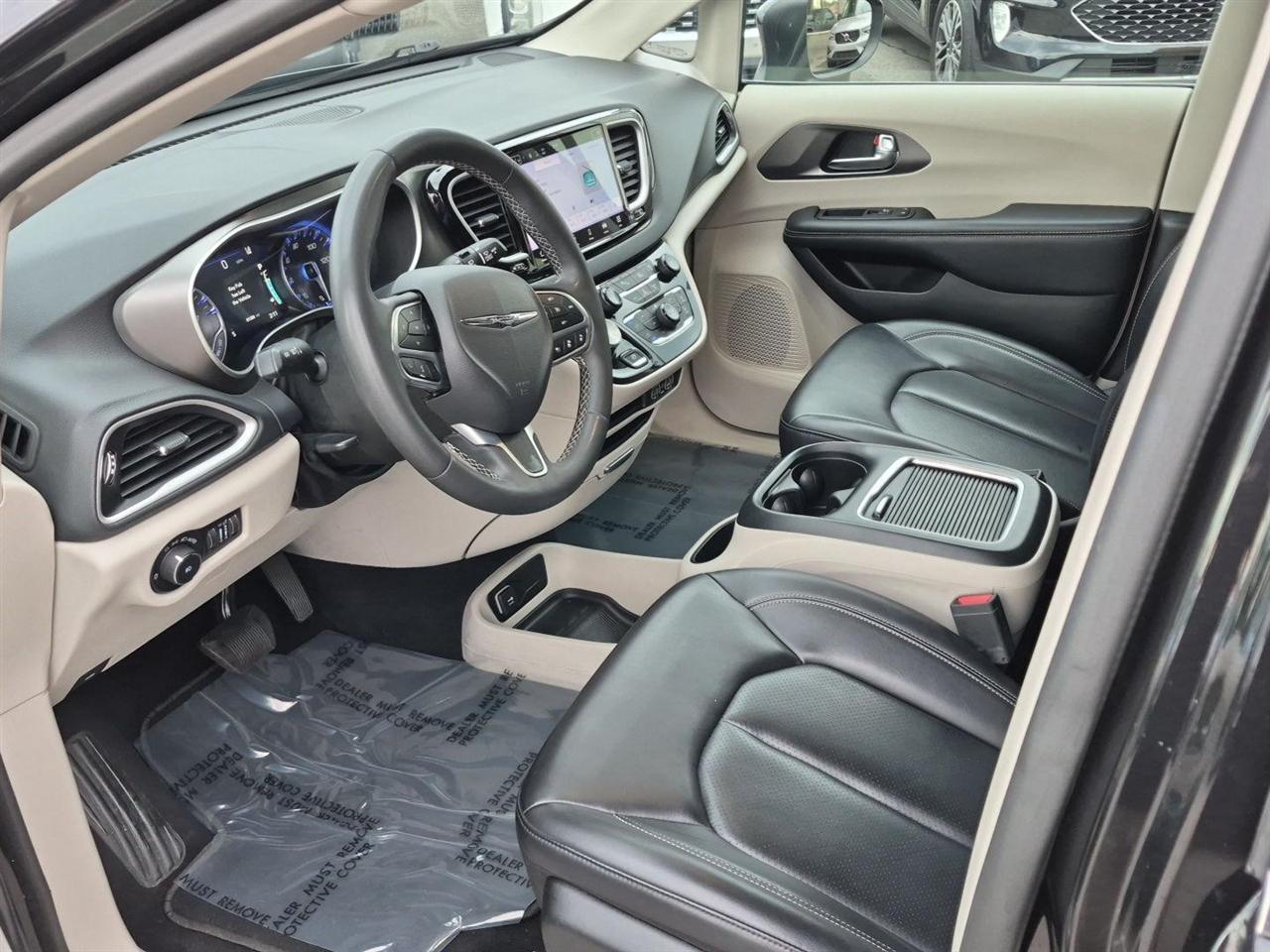 Chrysler Pacifica Touring L 2023
