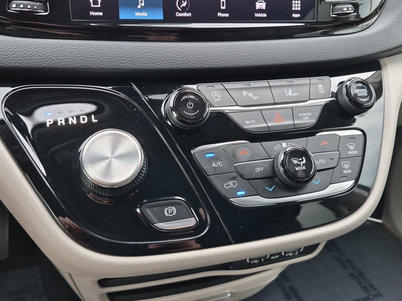 Chrysler Pacifica Touring L 2023