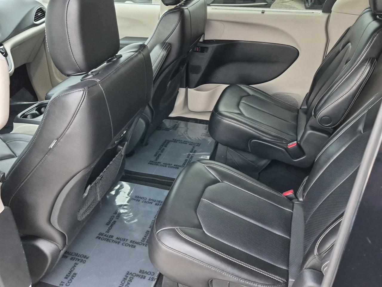 Chrysler Pacifica Touring L 2023