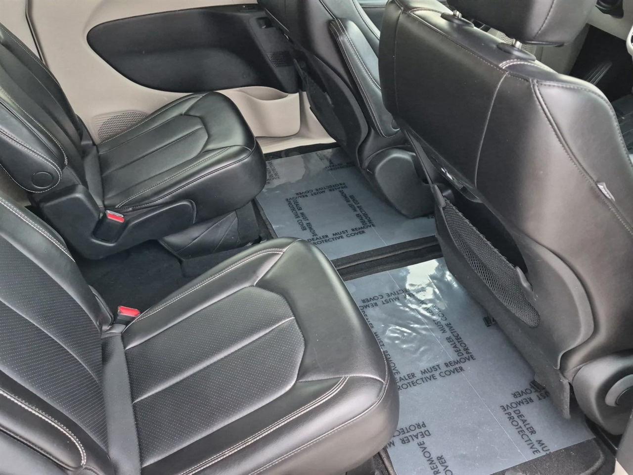 Chrysler Pacifica Touring L 2023