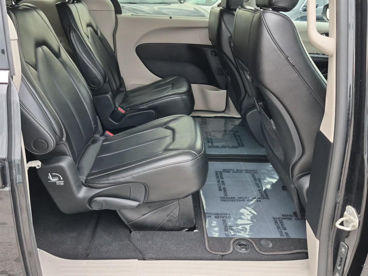 Chrysler Pacifica Touring L 2023