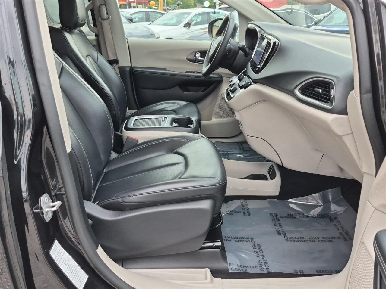 Chrysler Pacifica Touring L 2023