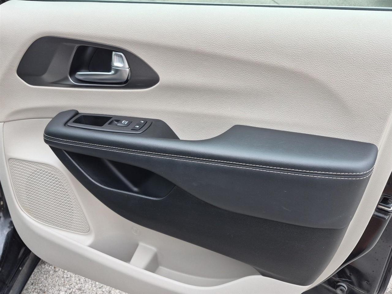 Chrysler Pacifica Touring L 2023