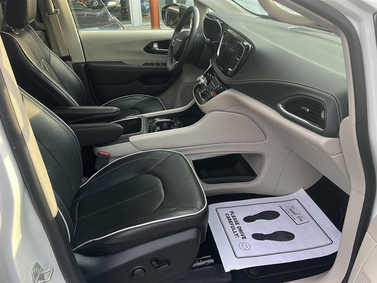 Chrysler Pacifica Limited 2024