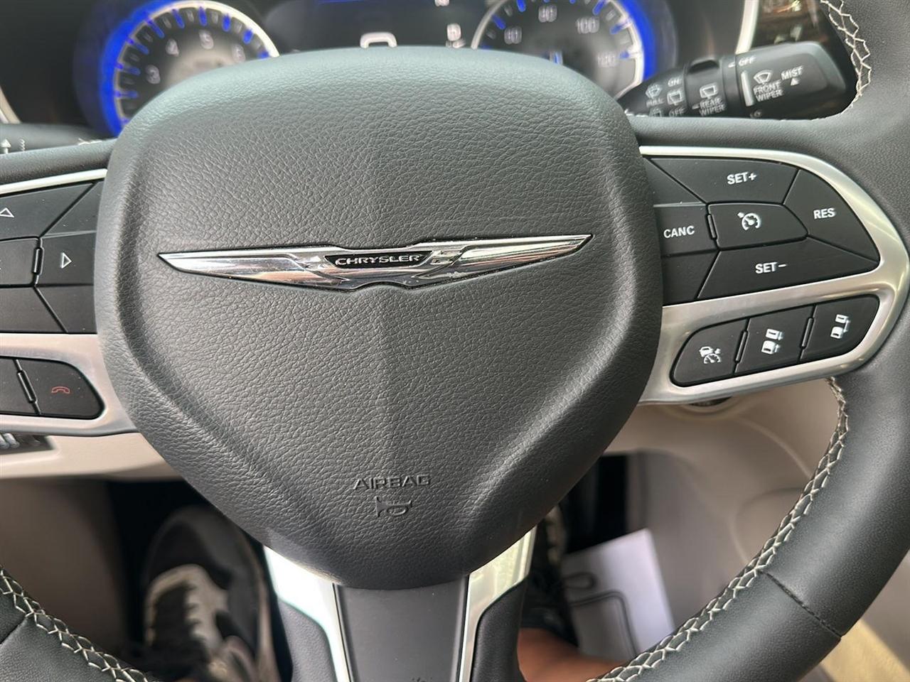 Chrysler Pacifica Limited 2024