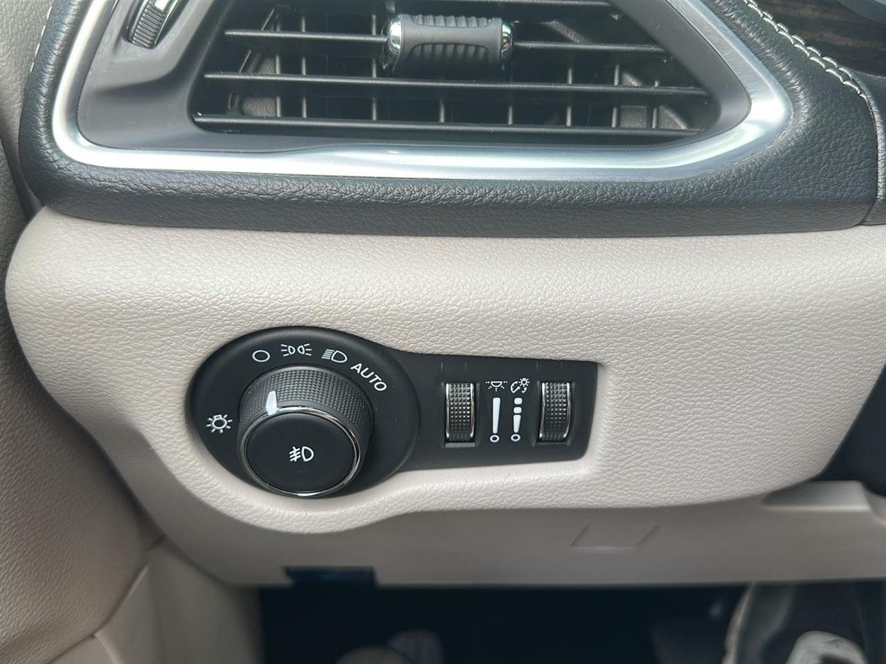Chrysler Pacifica Limited 2024