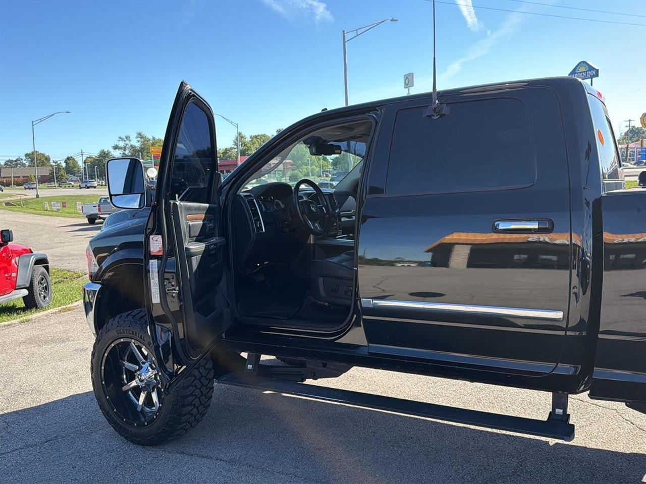 RAM 2500 Laramie Crew Cab SWB 4WD 2015