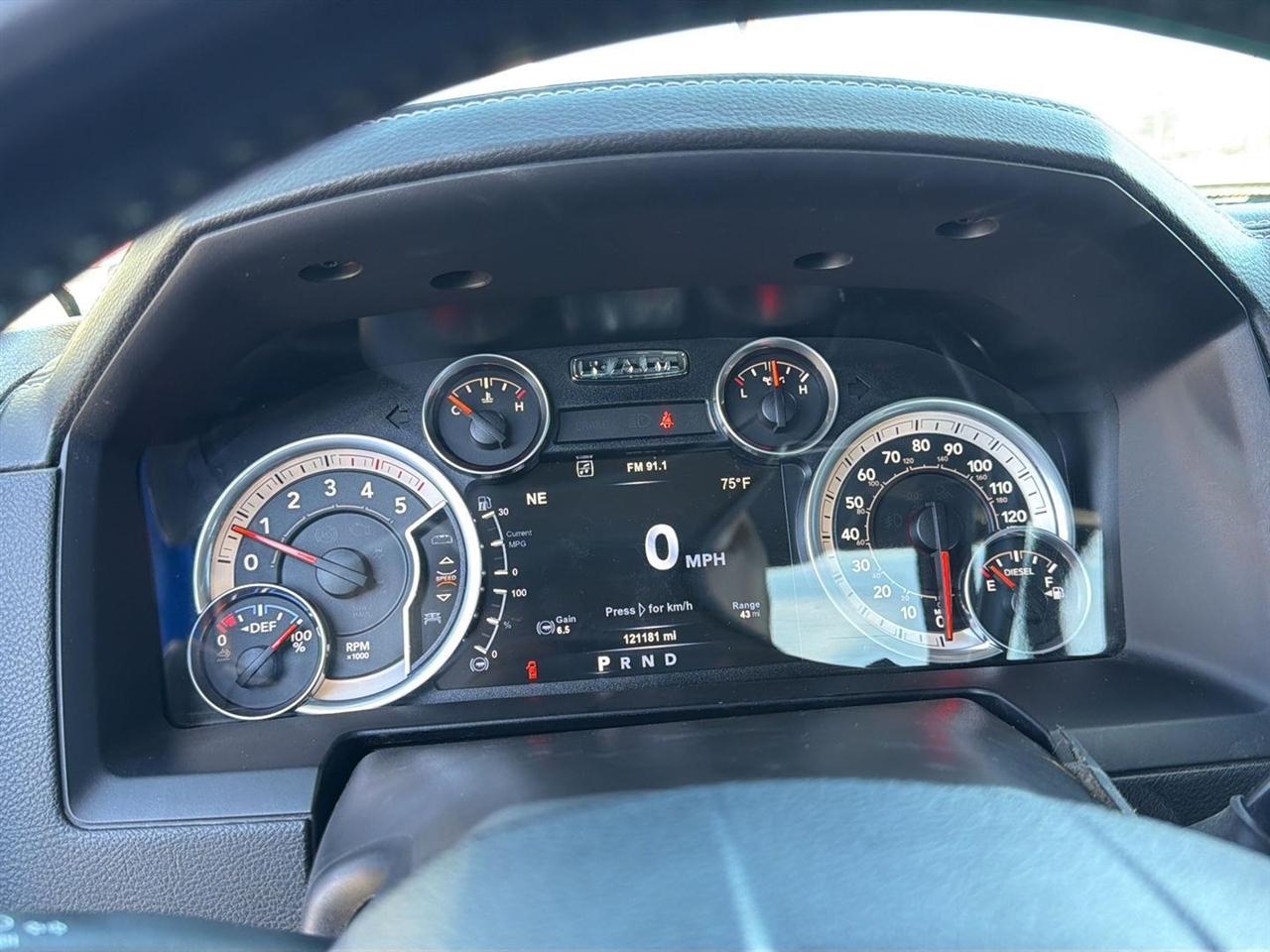 RAM 2500 Laramie Crew Cab SWB 4WD 2015