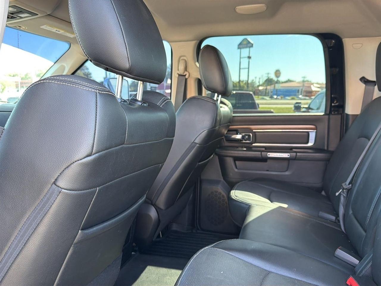 RAM 2500 Laramie Crew Cab SWB 4WD 2015
