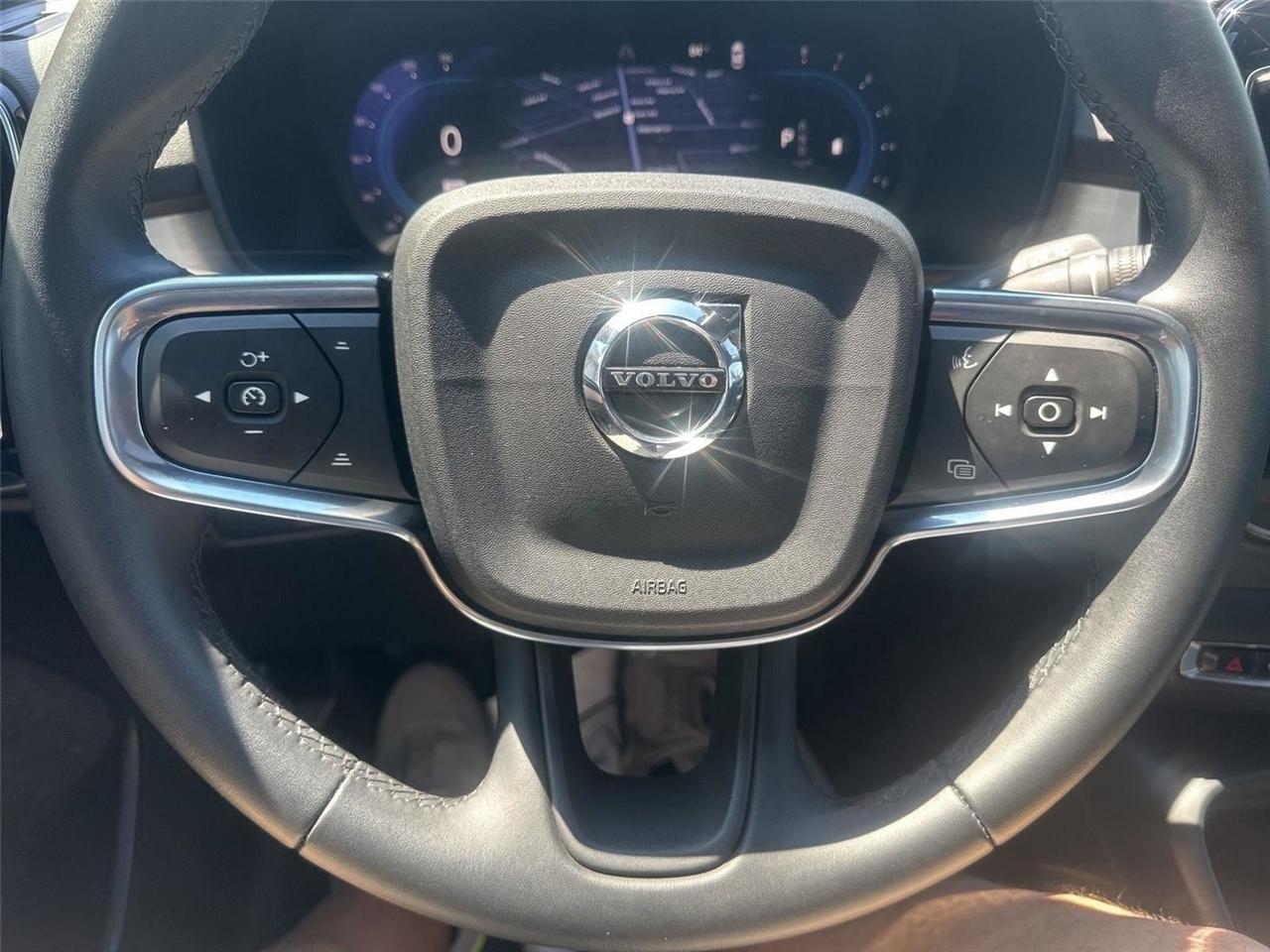 Volvo XC40 B5 Core AWD 2025